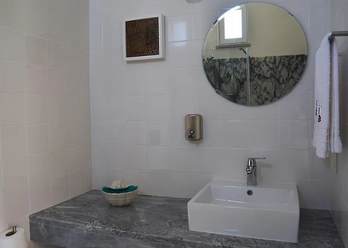 Entre Vinhas & Mar Feriegård