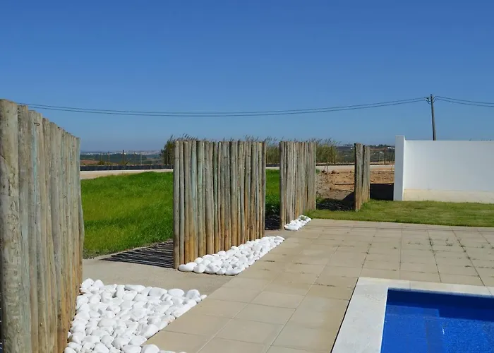 Entre Vinhas & Mar Feriegård