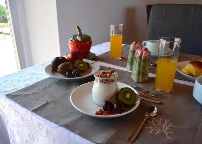 Entre Vinhas & Mar Feriegård *